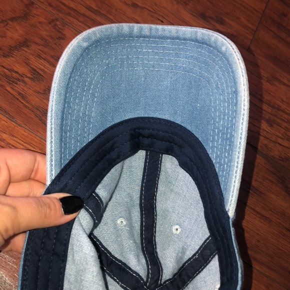 Baseball cap - Picture 6 of 6